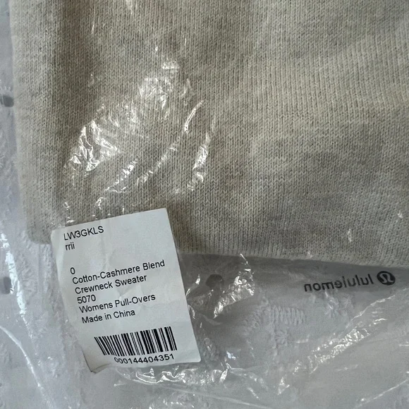 Lululemon Sweater - Picture 7 of 7